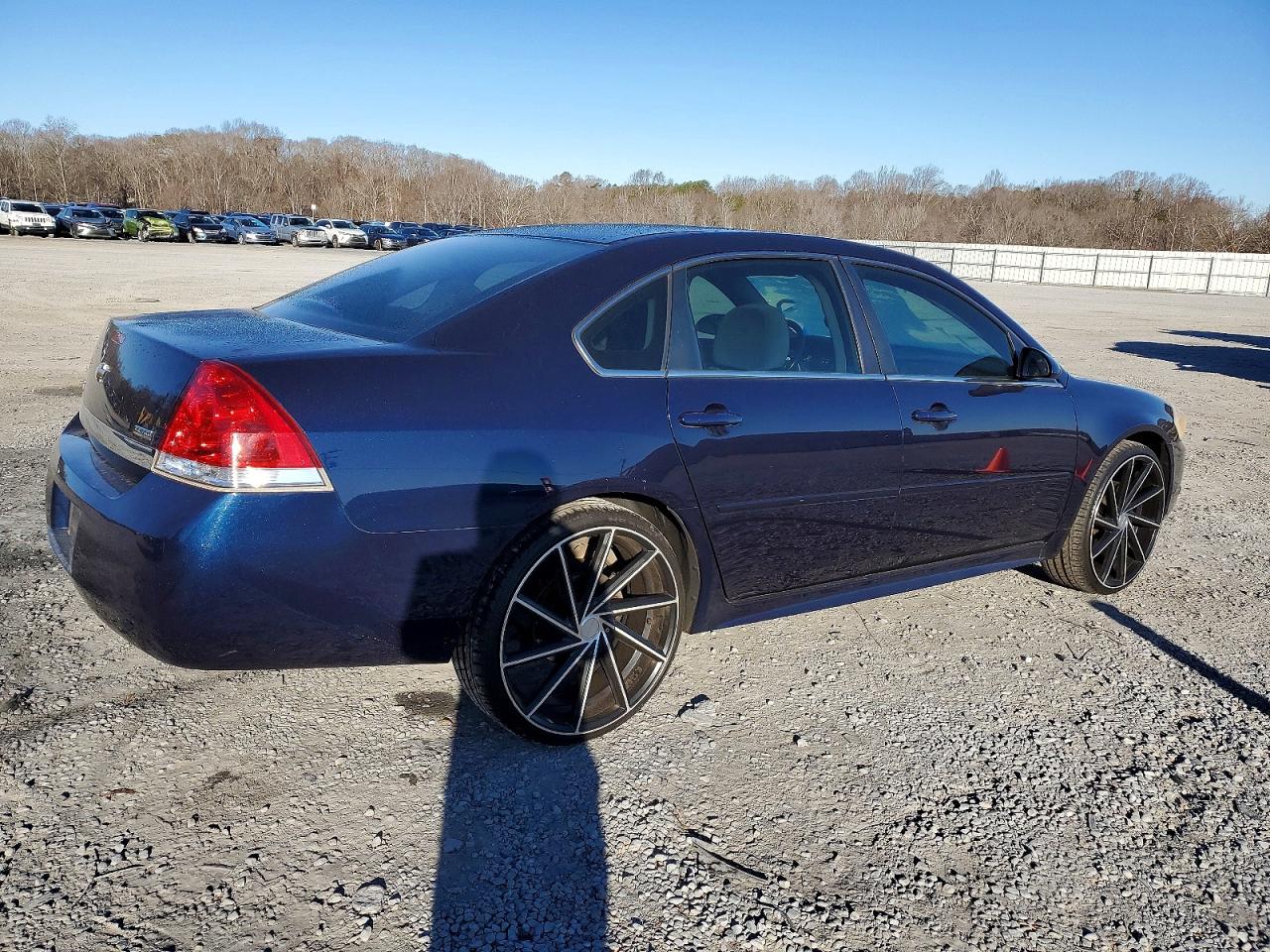 2011 CHEVROLET IMPALA LT photo 3