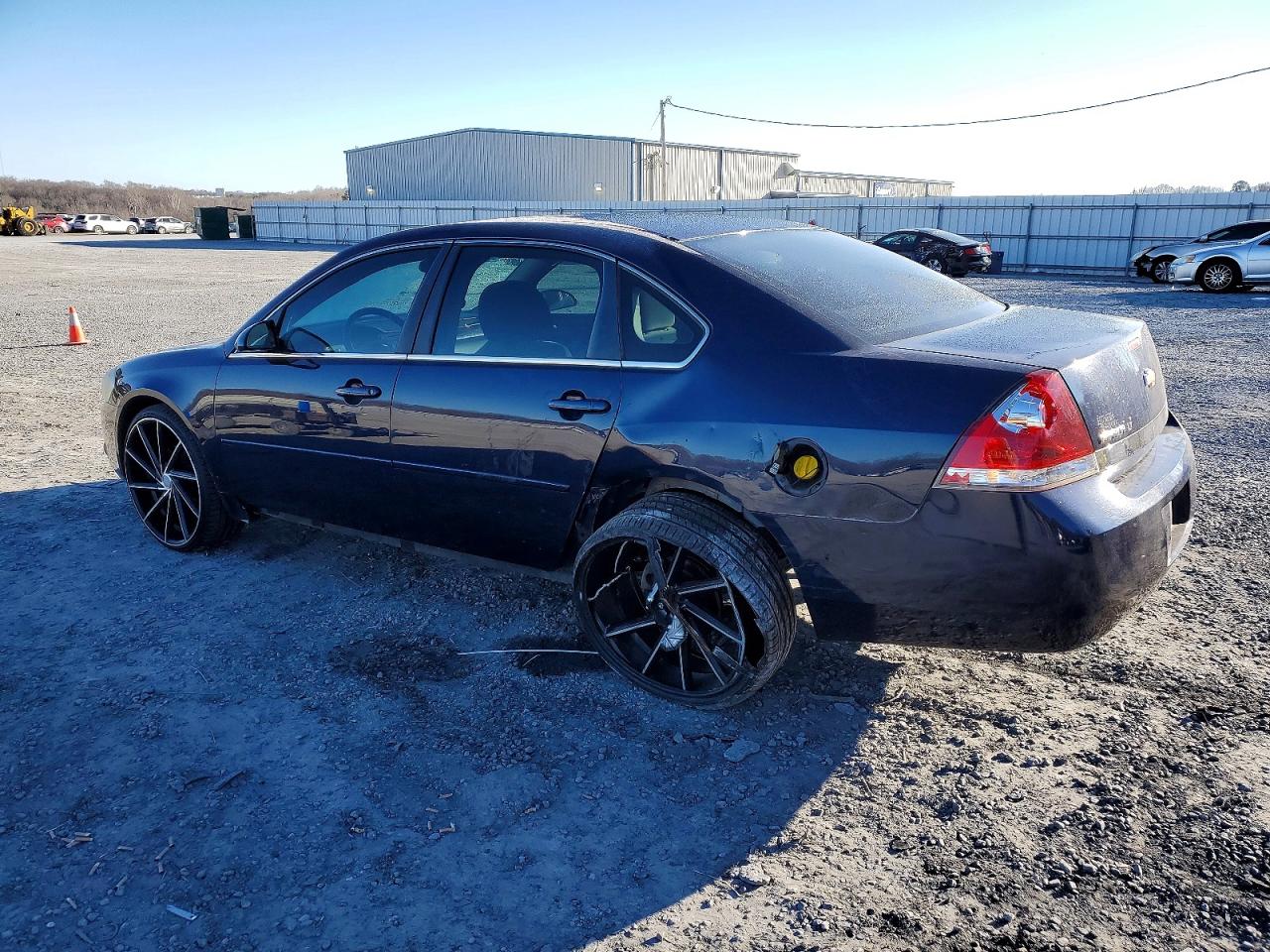 2011 CHEVROLET IMPALA LT photo 2