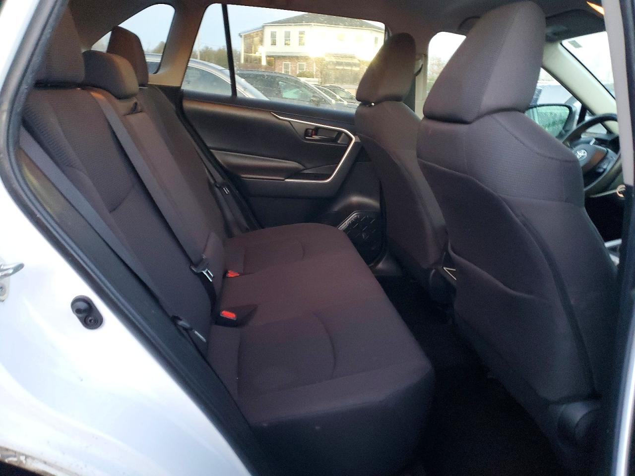 2019 TOYOTA RAV4 LE photo 11
