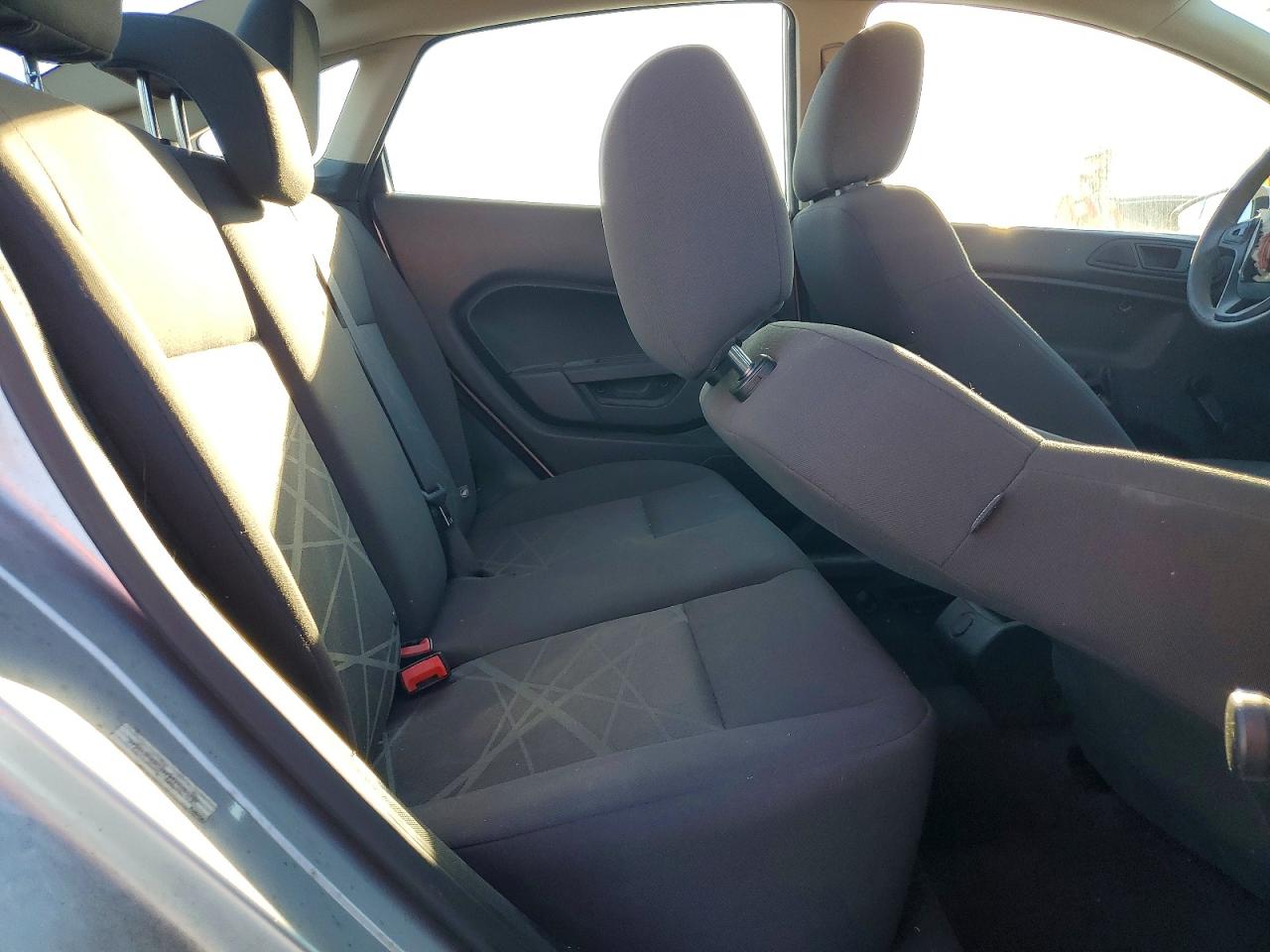 2015 FORD FIESTA S photo 10