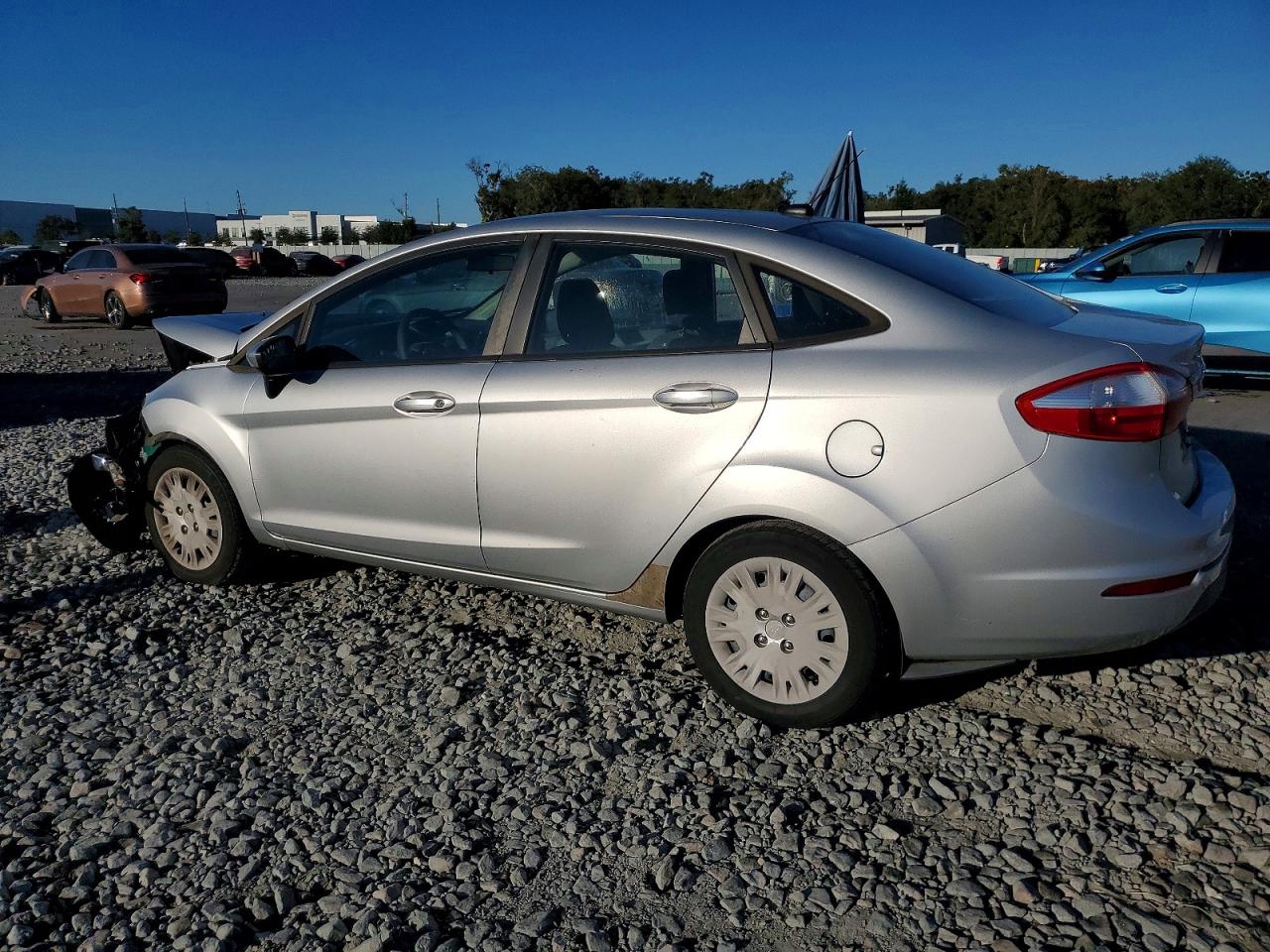 2015 FORD FIESTA S photo 2