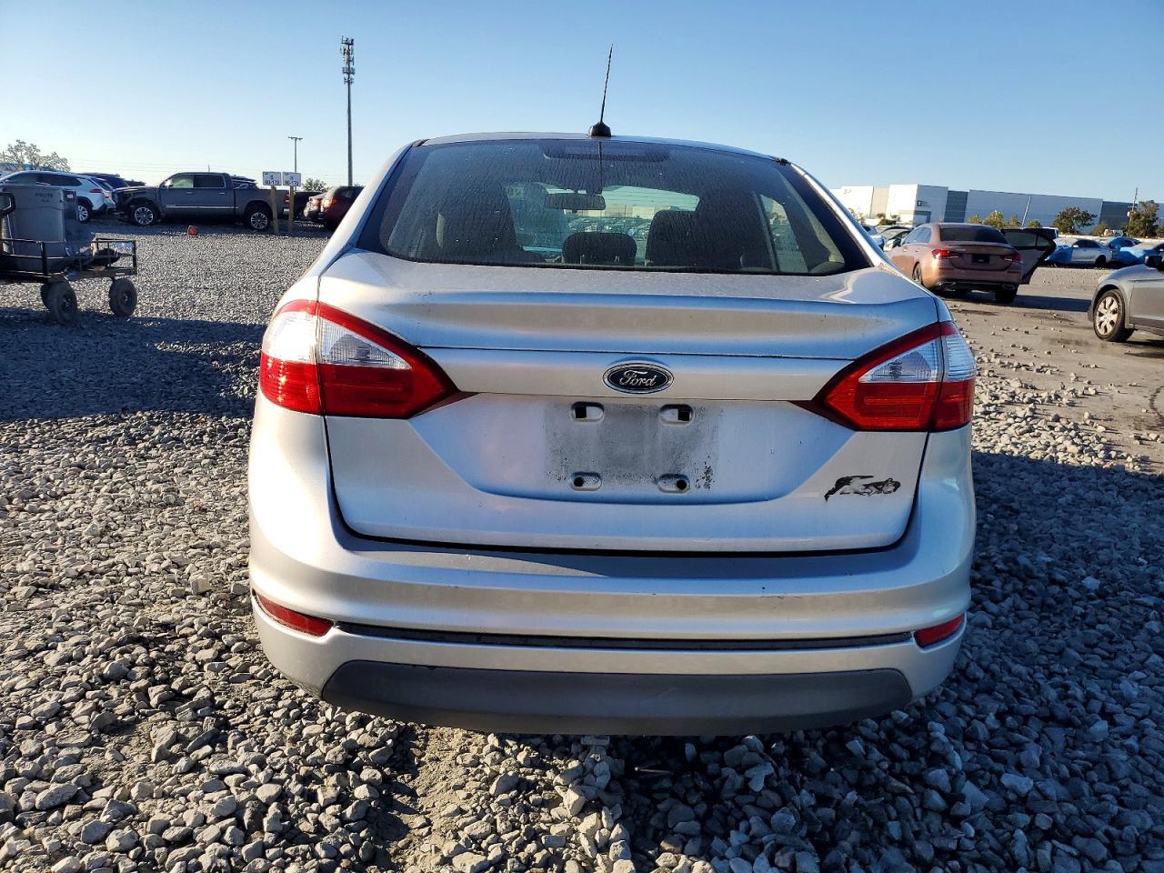 2015 FORD FIESTA S photo 6