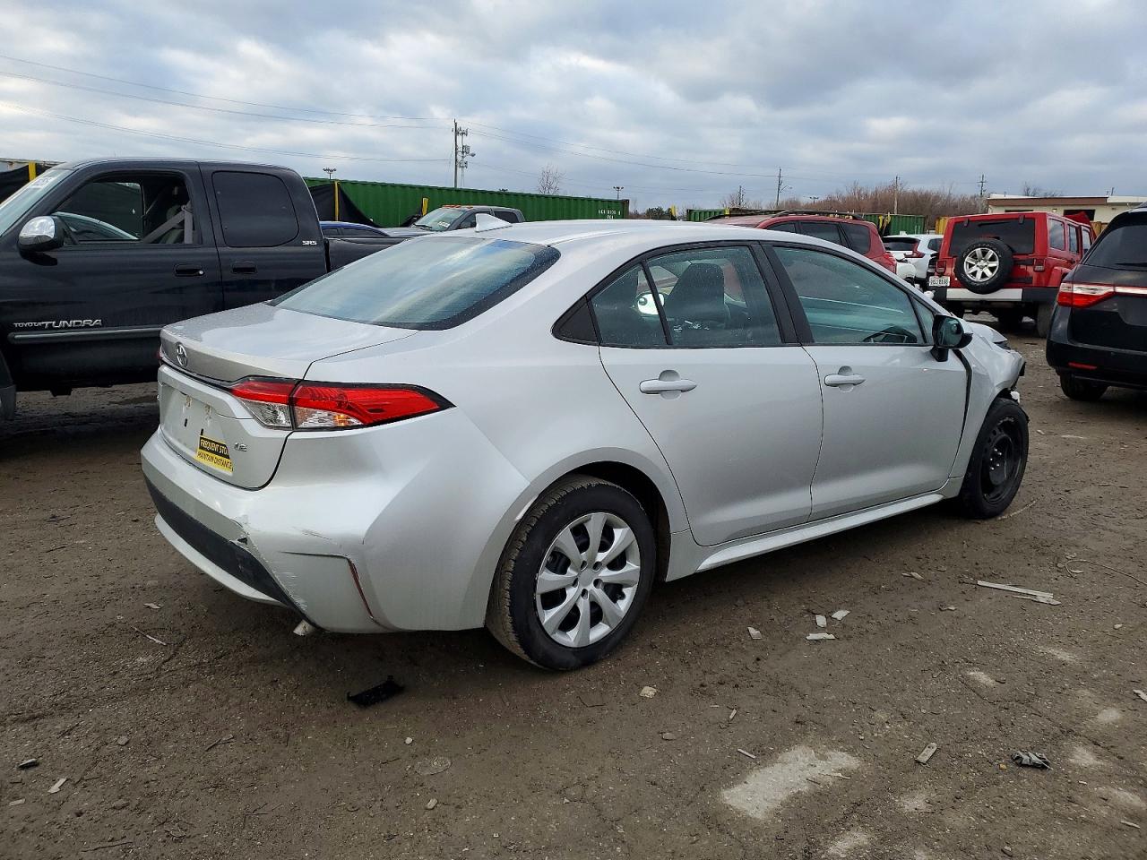 2021 TOYOTA COROLLA LE photo 3