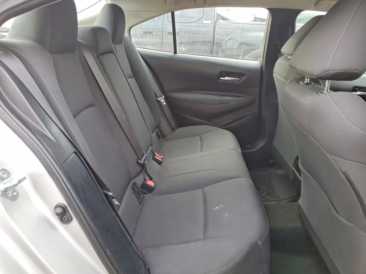 2021 TOYOTA COROLLA LE photo 10