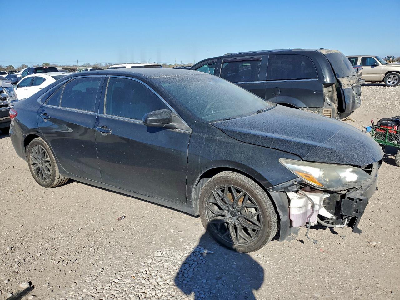 2015 TOYOTA CAMRY LE photo 4