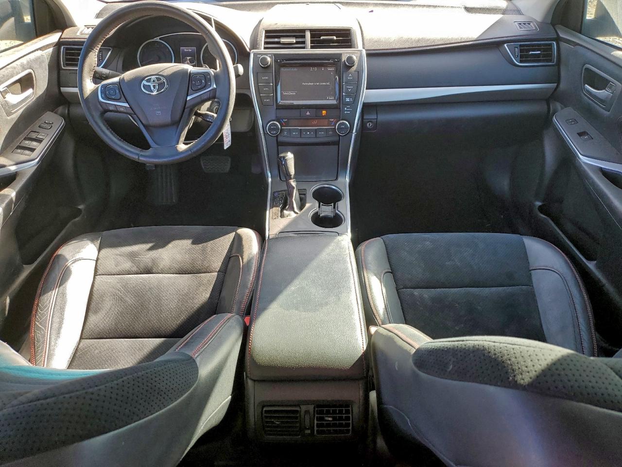 2015 TOYOTA CAMRY LE photo 8