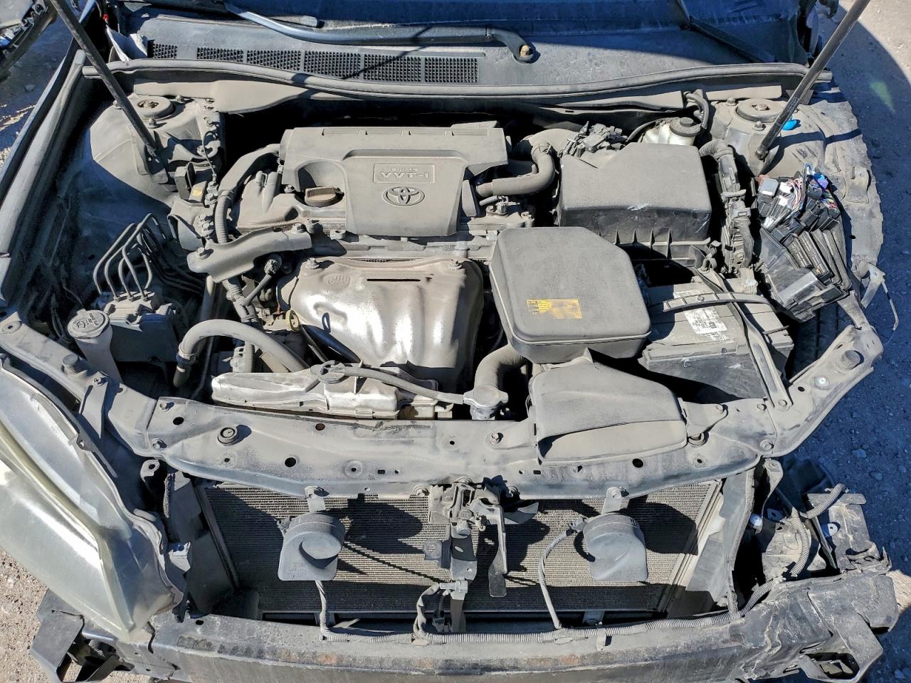 2015 TOYOTA CAMRY LE photo 11