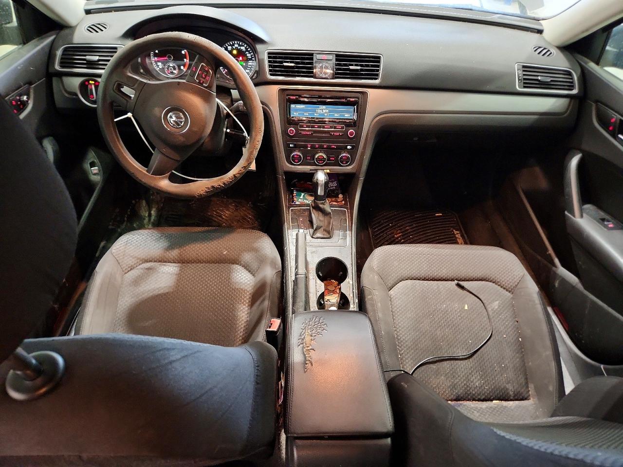 2012 VOLKSWAGEN PASSAT S photo 8