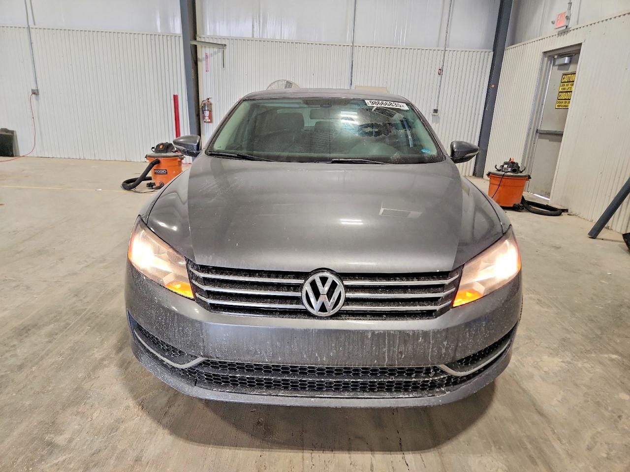 2012 VOLKSWAGEN PASSAT S photo 5