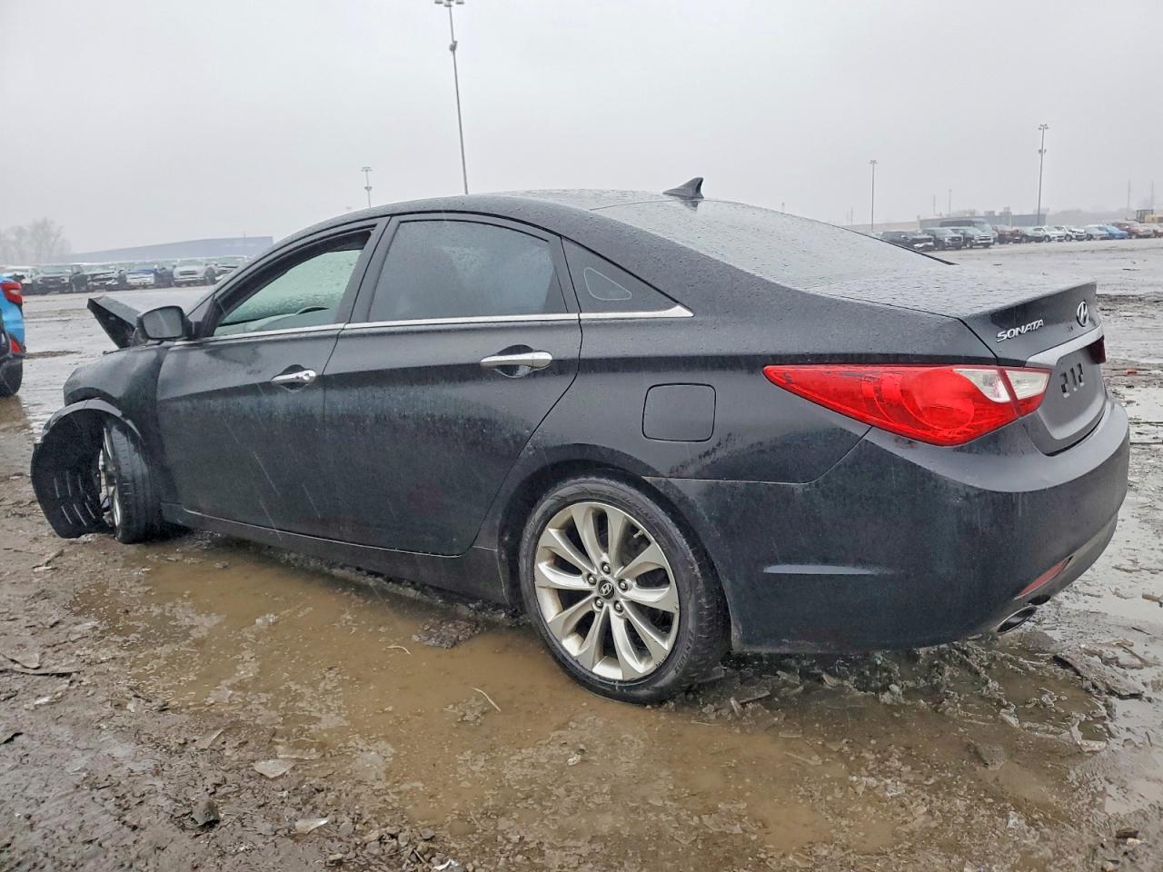 2011 HYUNDAI SONATA SE photo 2