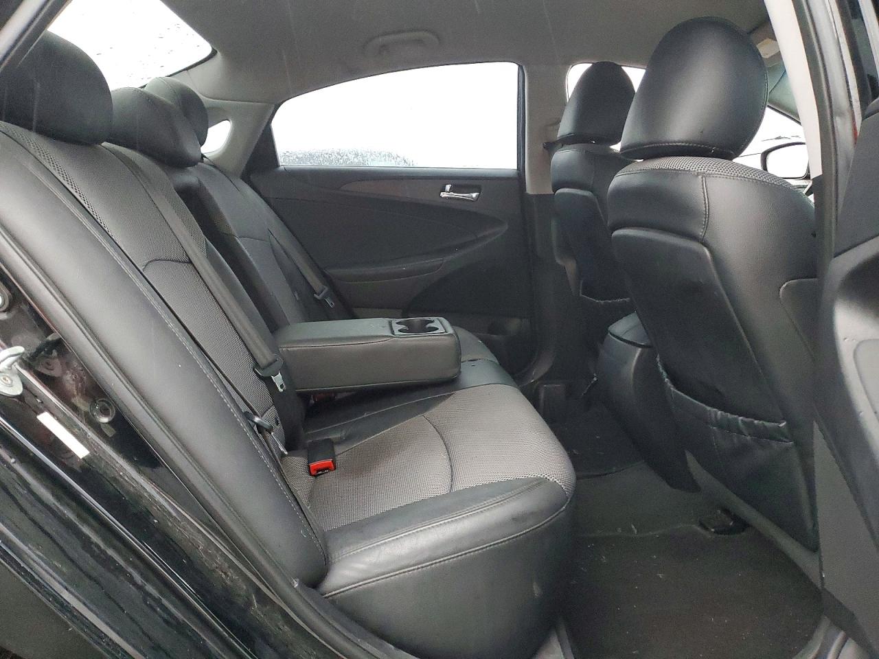 2011 HYUNDAI SONATA SE photo 10