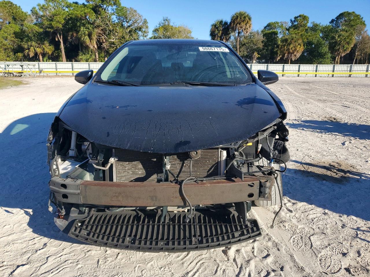 2019 TOYOTA COROLLA L photo 5