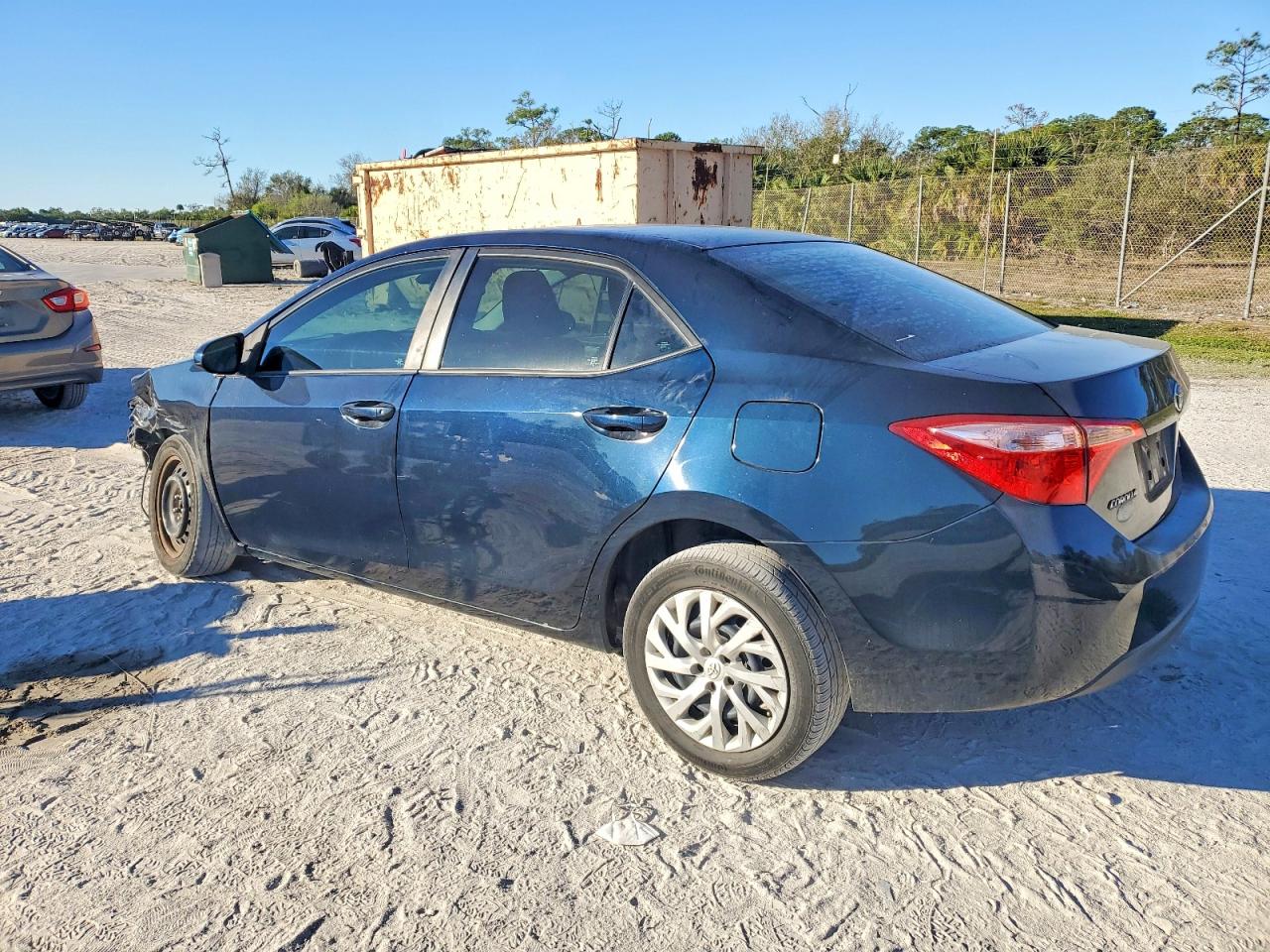 2019 TOYOTA COROLLA L photo 2