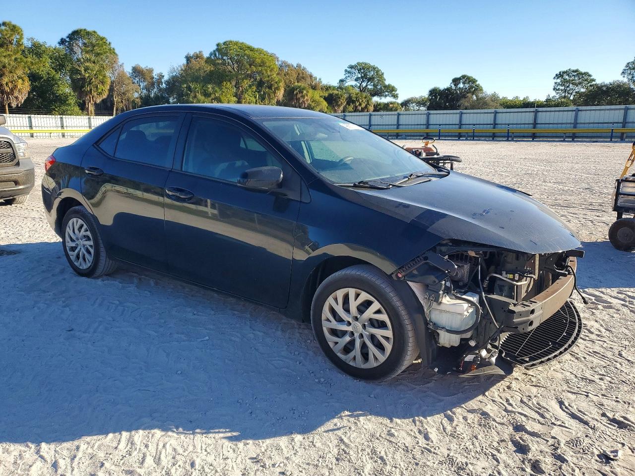 2019 TOYOTA COROLLA L photo 4