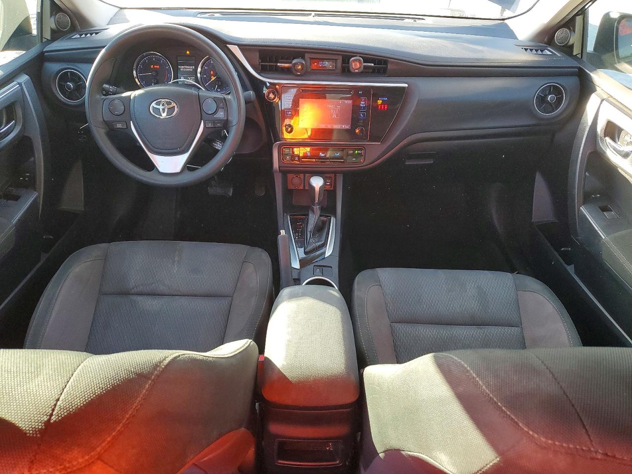 2019 TOYOTA COROLLA L photo 8