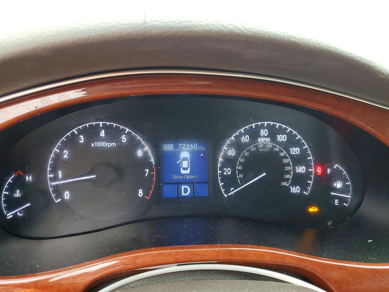 2012 HYUNDAI GENESIS photo 9