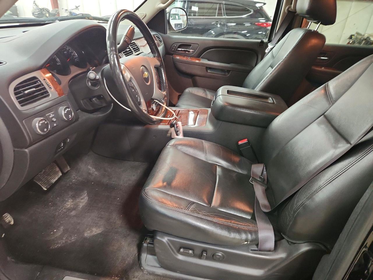 2013 CHEVROLET SUBURBAN photo 7