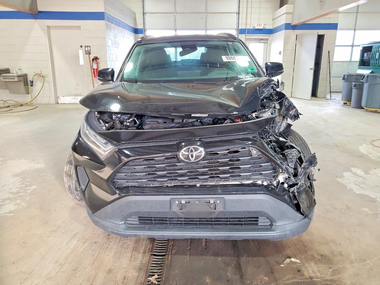 2022 TOYOTA RAV4 XLE photo 5