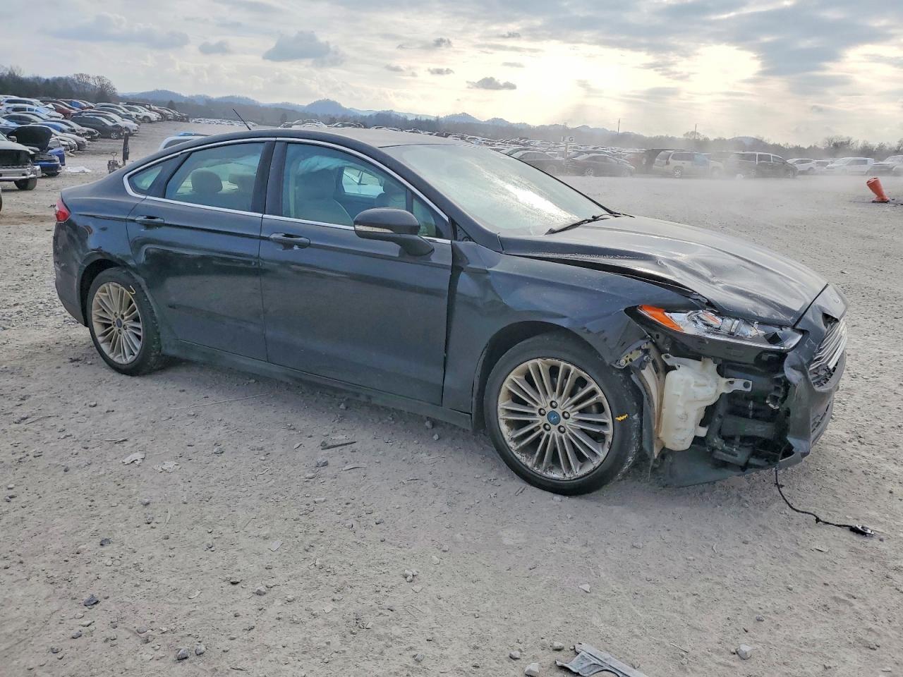 2016 FORD FUSION SE photo 4