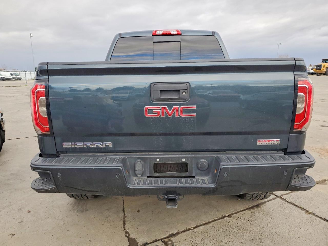 2017 GMC SIERRA K1500 SLT photo 6