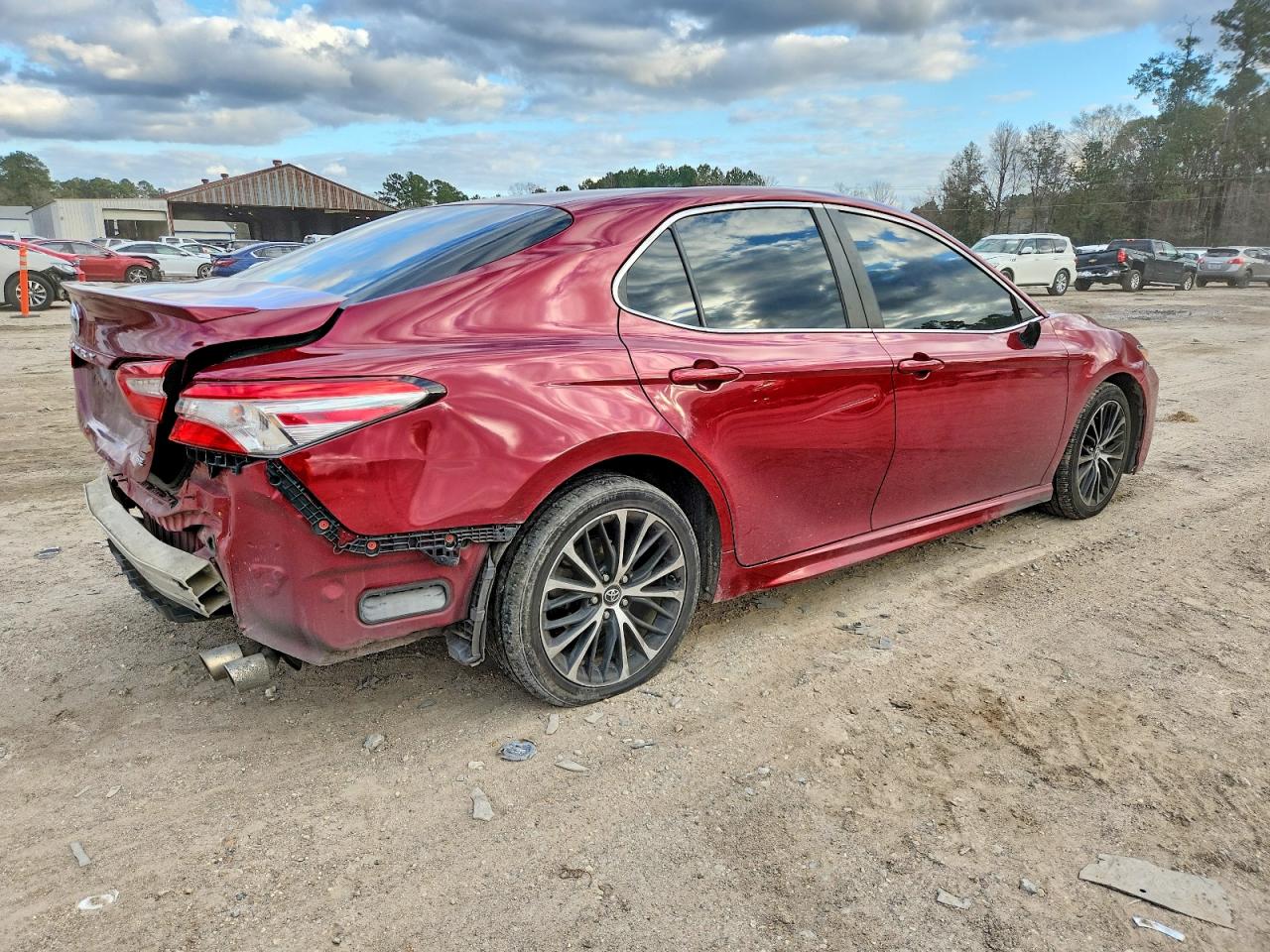 2018 TOYOTA CAMRY SE photo 5