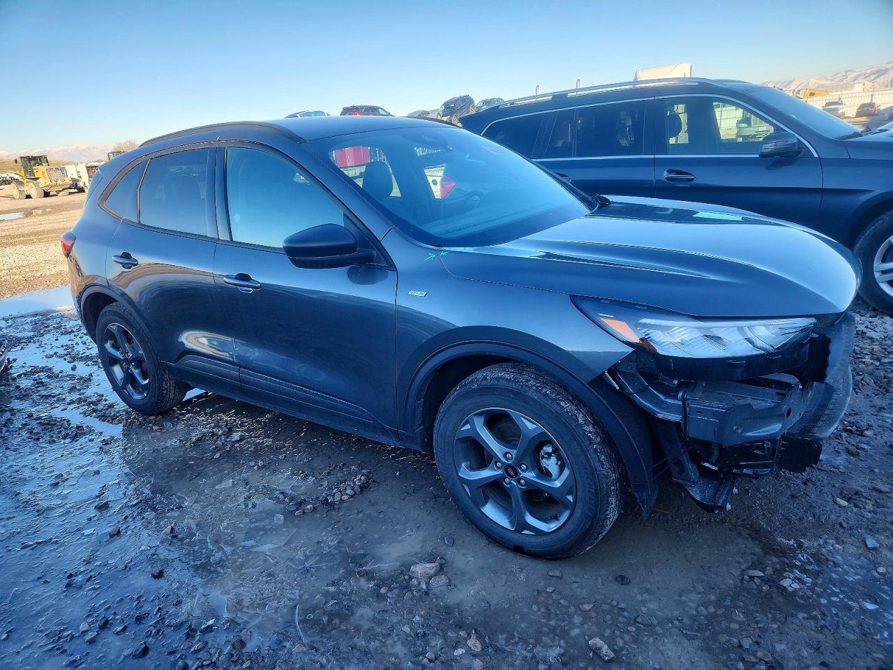 2025 FORD ESCAPE ST LINE photo 4