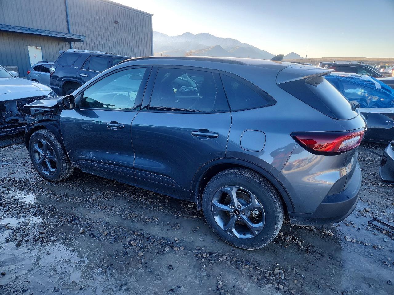 2025 FORD ESCAPE ST LINE photo 2