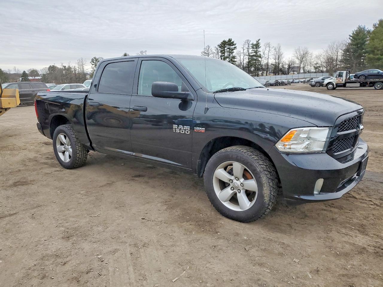 2015 RAM 1500 ST photo 4