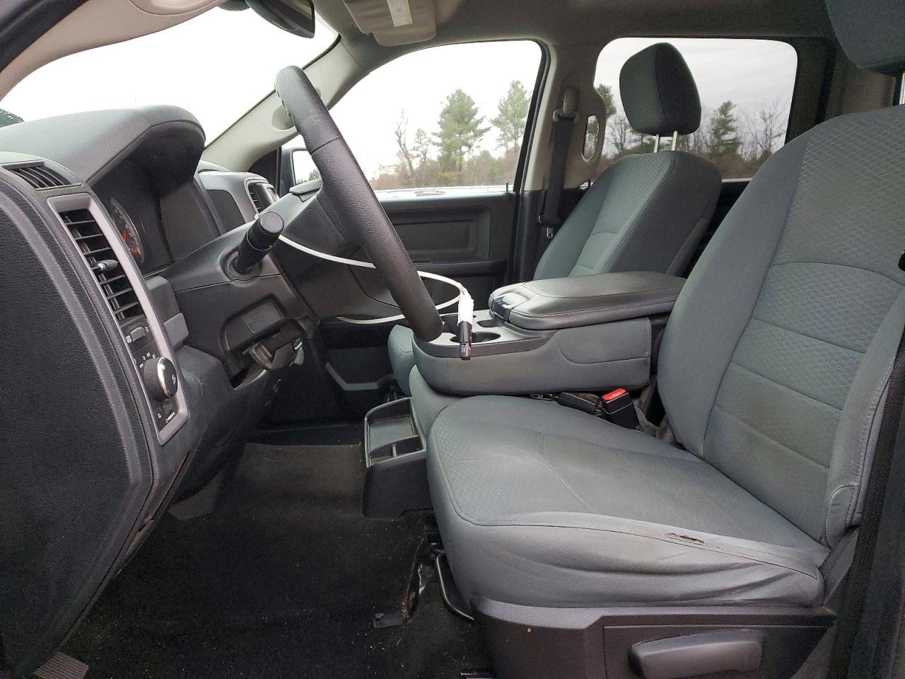 2015 RAM 1500 ST photo 7