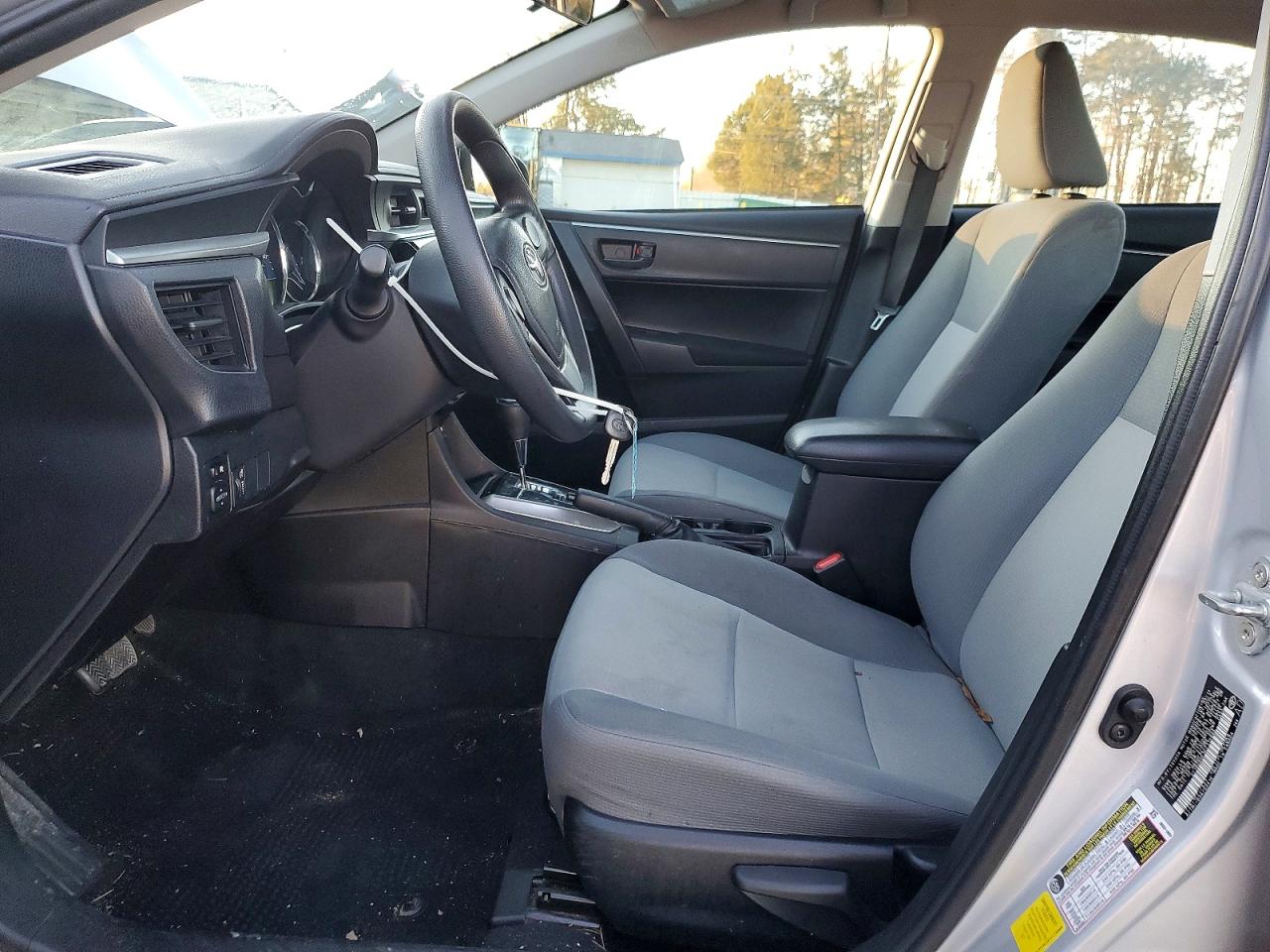 2014 TOYOTA COROLLA L photo 7