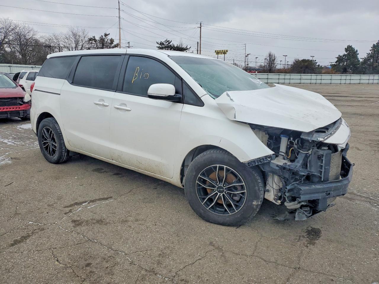 2019 KIA SEDONA LX photo 4
