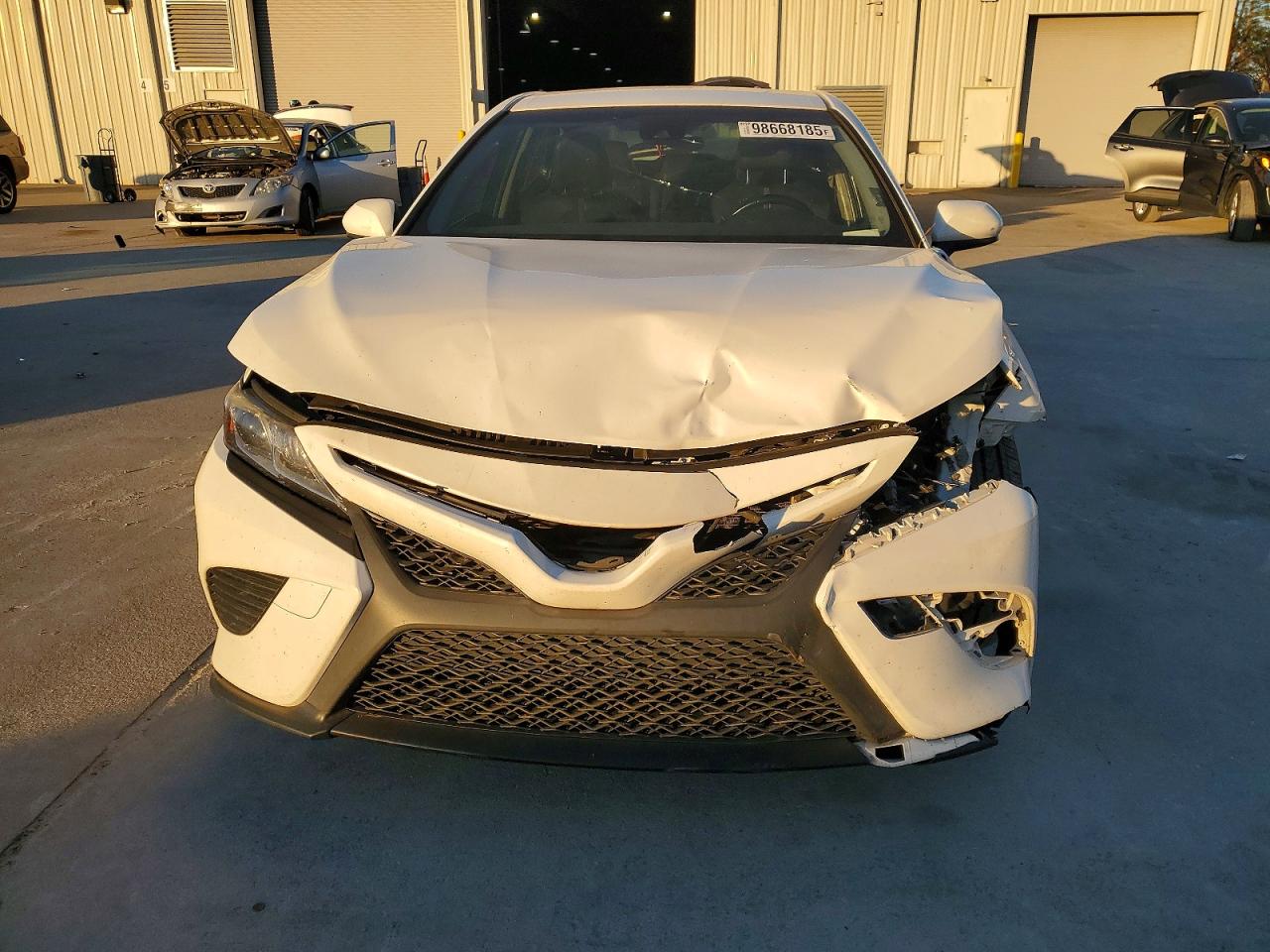 2018 TOYOTA CAMRY L photo 5