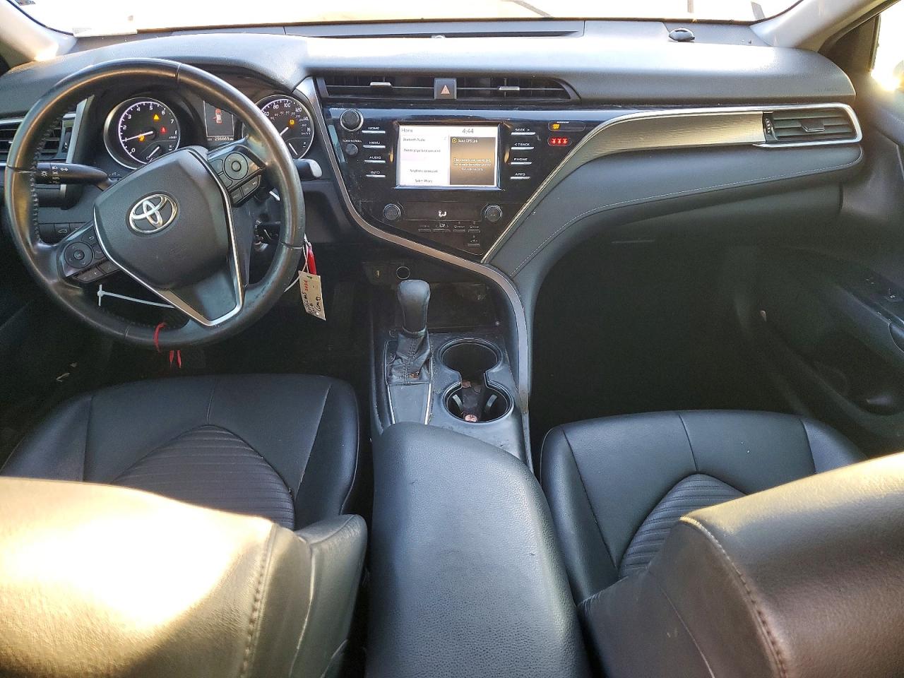 2018 TOYOTA CAMRY L photo 8