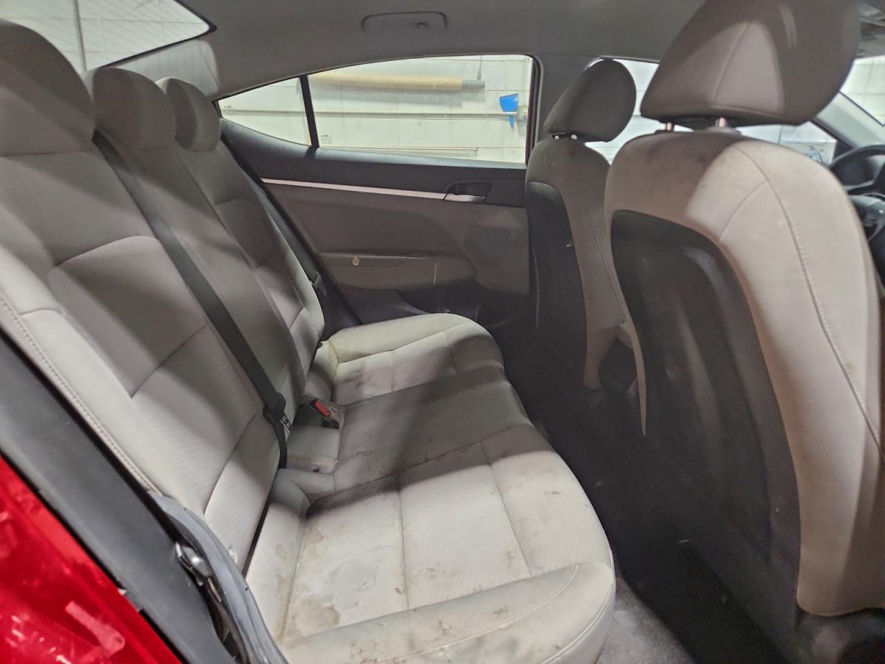 2019 HYUNDAI ELANTRA SE photo 10