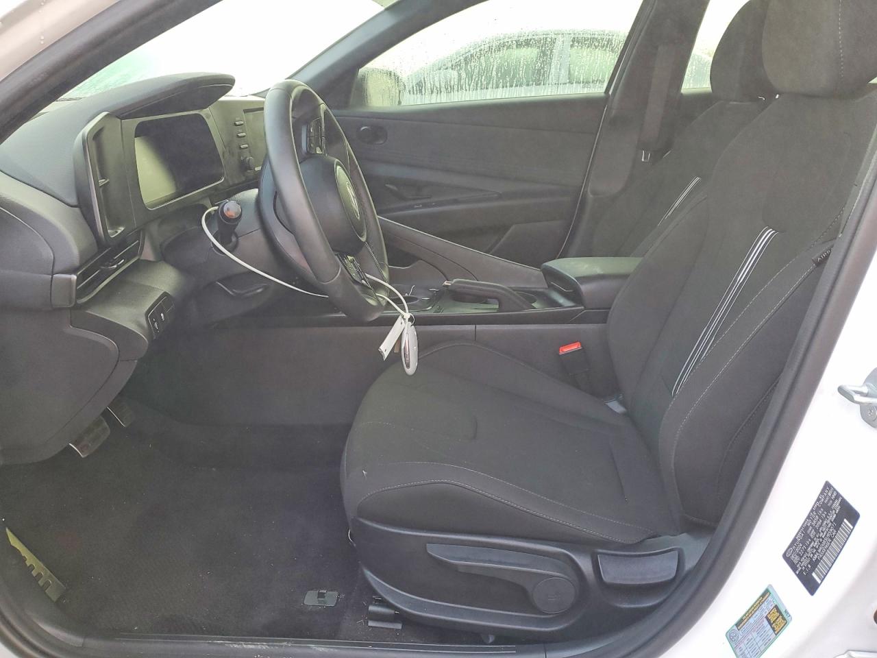2025 HYUNDAI ELANTRA SEL SPORT photo 7