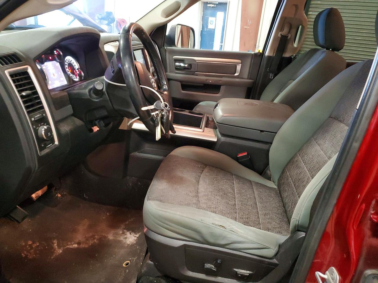 2014 RAM 1500 SLT photo 7