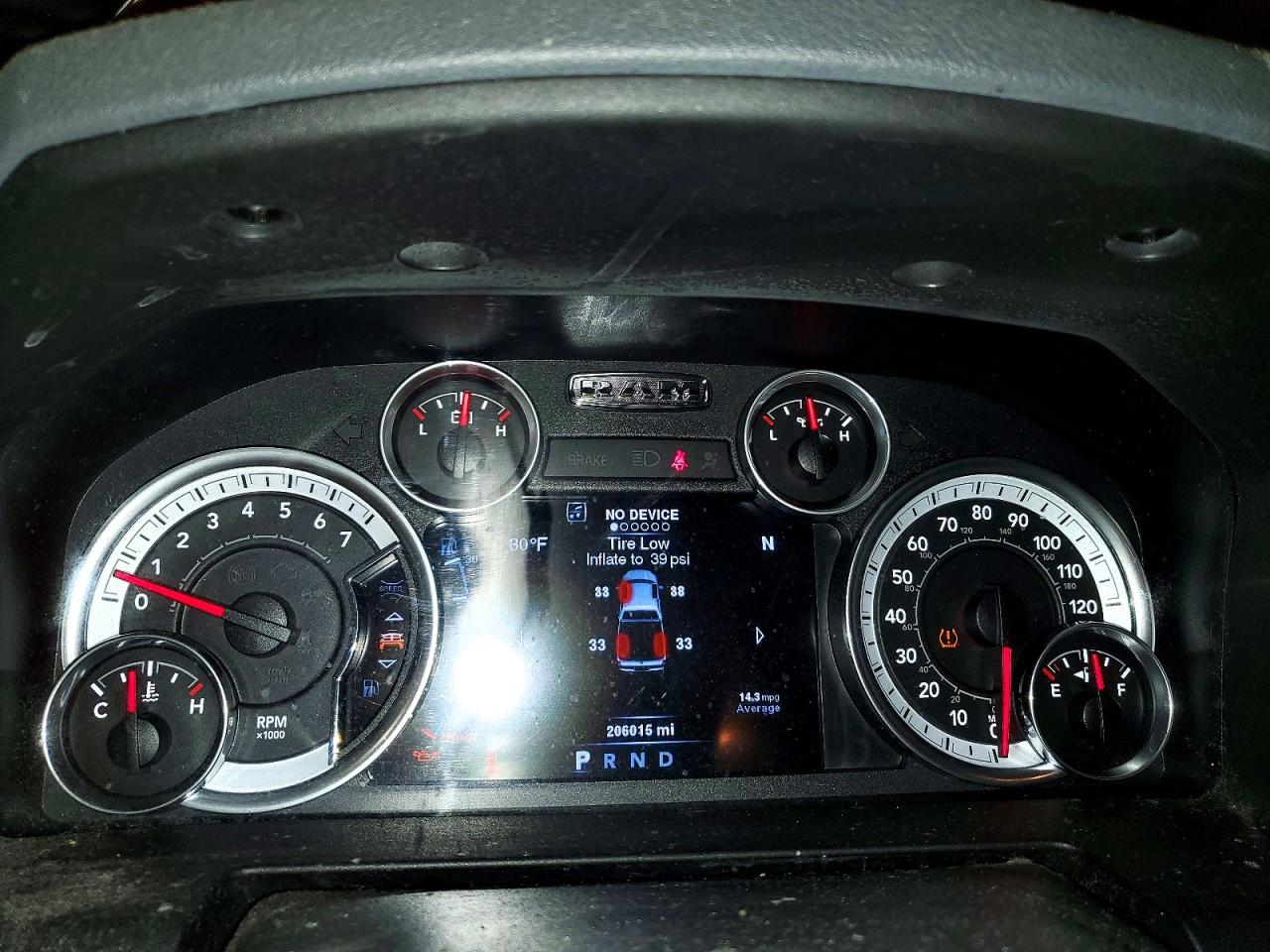2014 RAM 1500 SLT photo 9