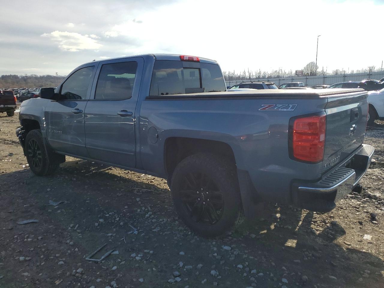 2015 CHEVROLET SILVERADO K1500 LT photo 2