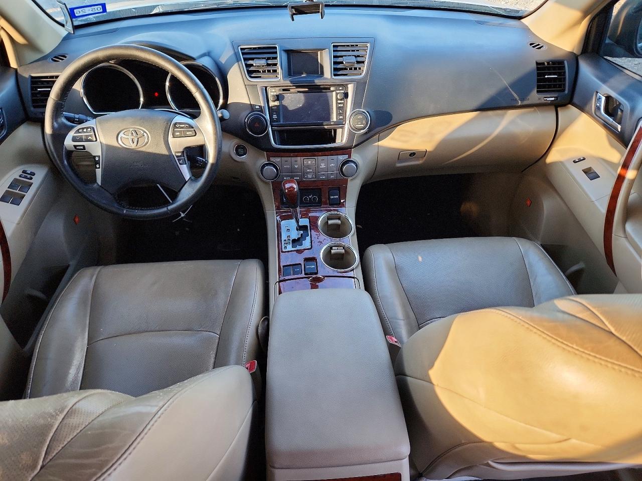 2013 TOYOTA HIGHLANDER LIMITED photo 15