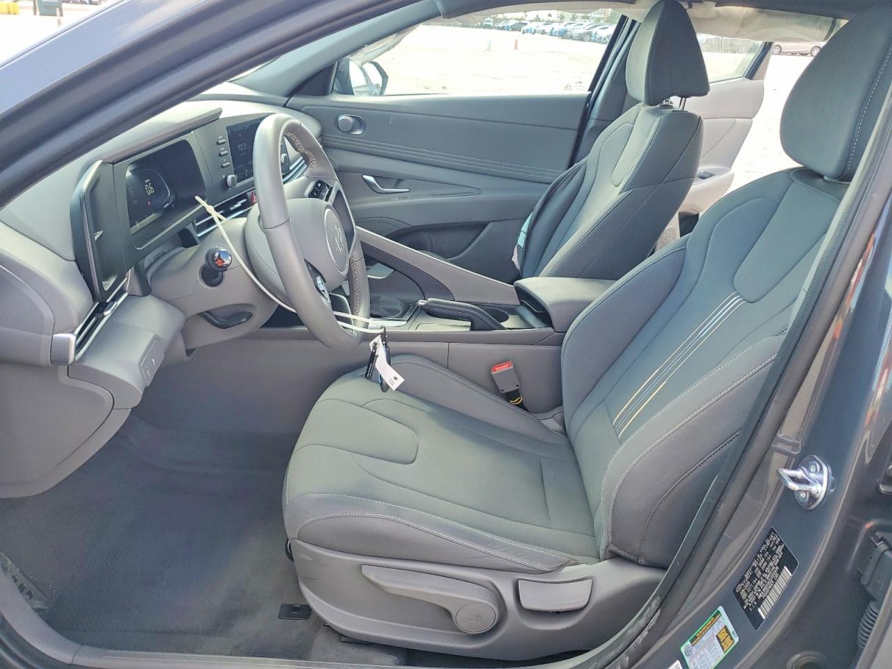2025 HYUNDAI ELANTRA SEL SPORT photo 7