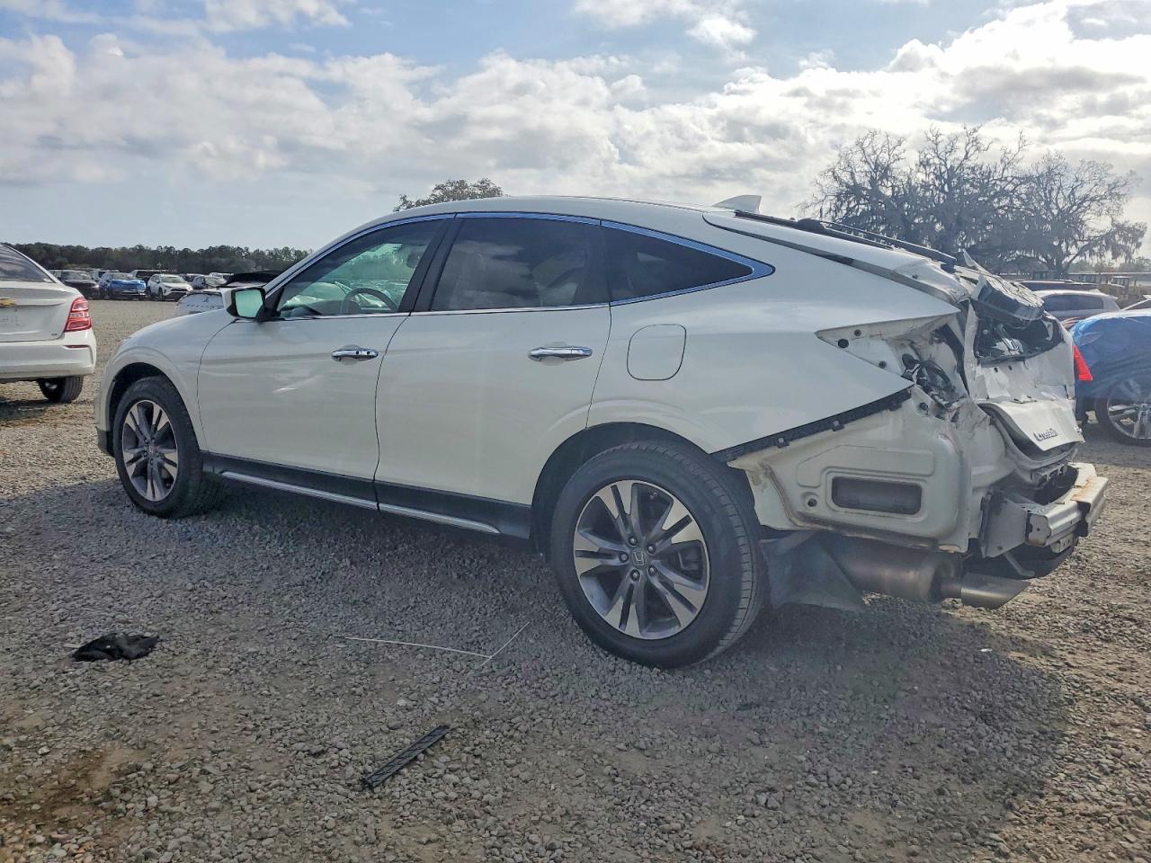 2015 HONDA CROSSTOUR EXL photo 2