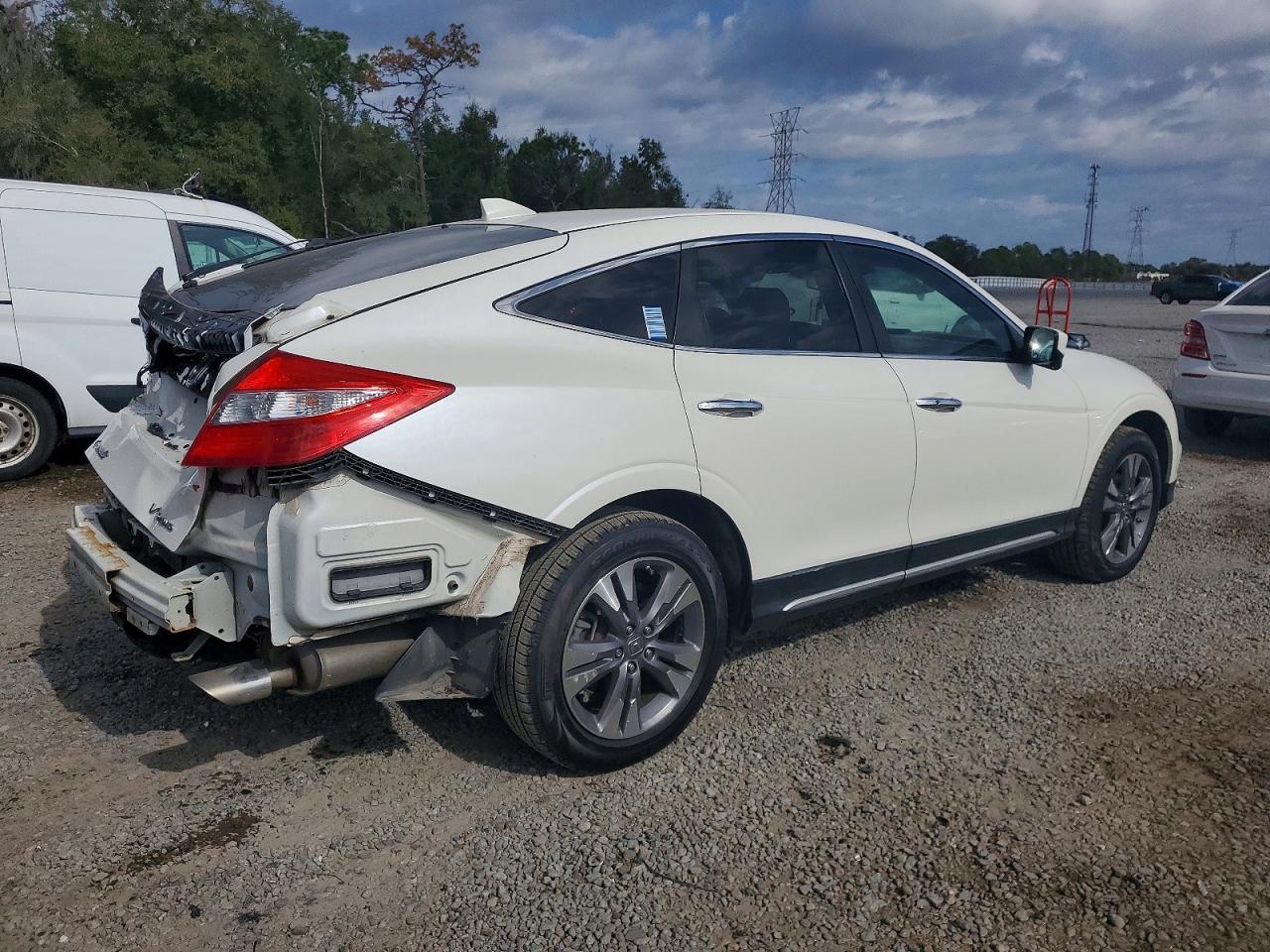 2015 HONDA CROSSTOUR EXL photo 3
