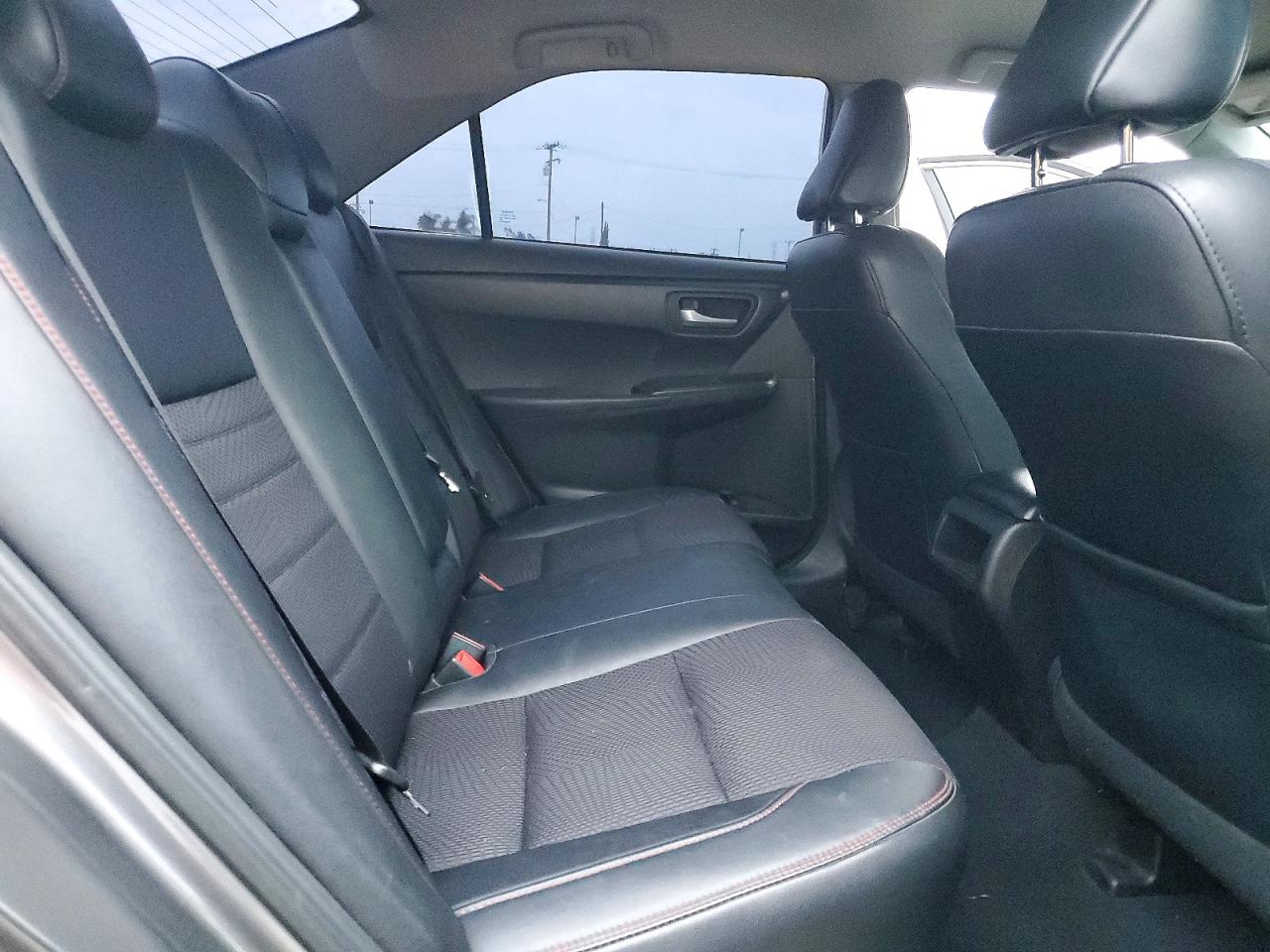 2016 TOYOTA CAMRY LE photo 10