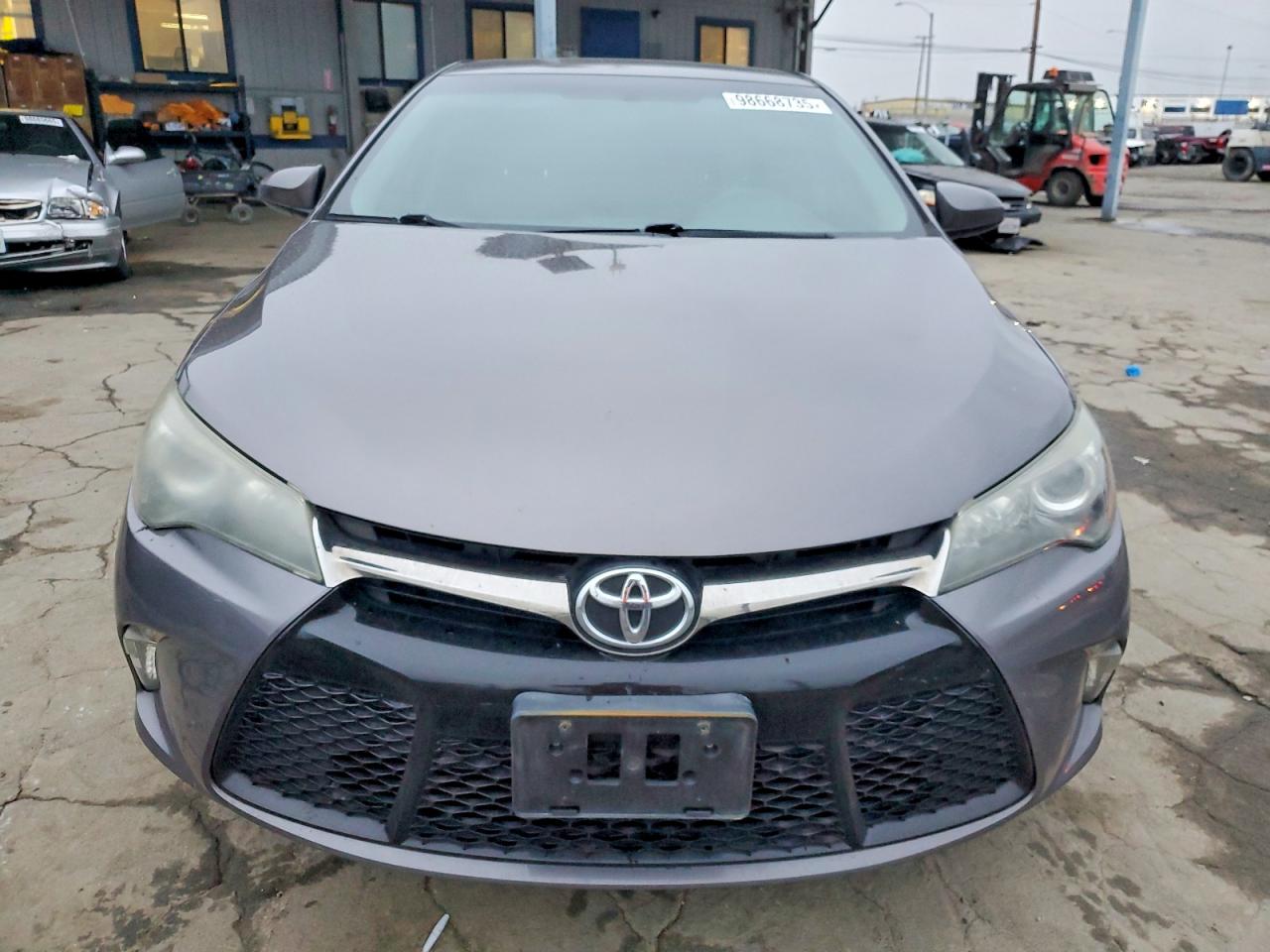 2016 TOYOTA CAMRY LE photo 5