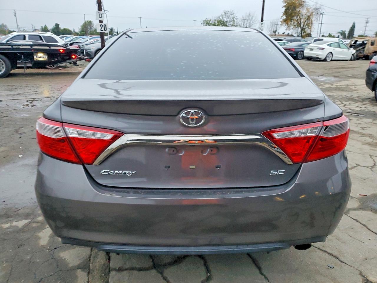2016 TOYOTA CAMRY LE photo 6