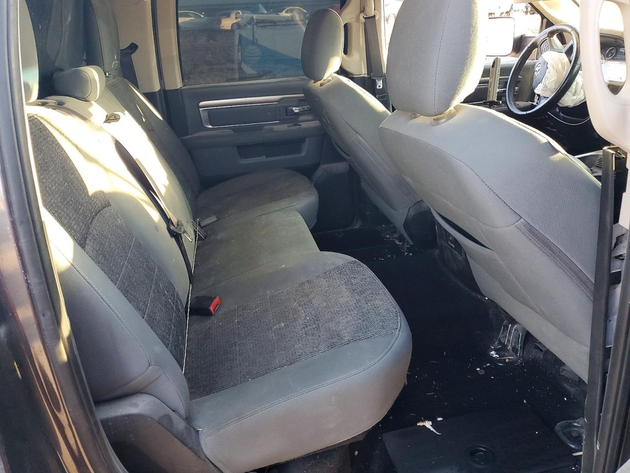 2016 RAM 1500 SLT photo 10