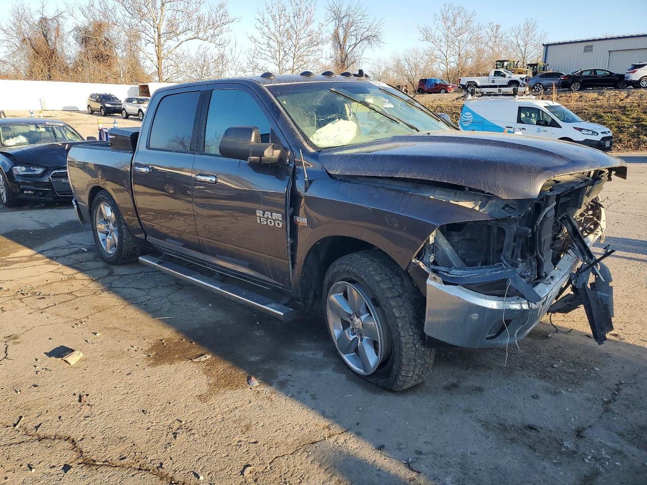 2016 RAM 1500 SLT photo 4