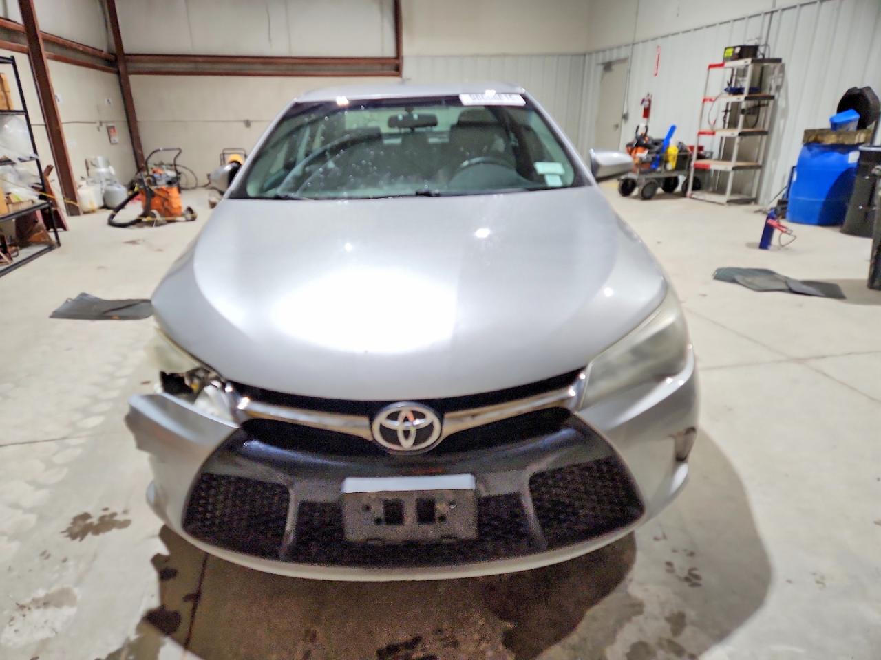 2015 TOYOTA CAMRY LE photo 5