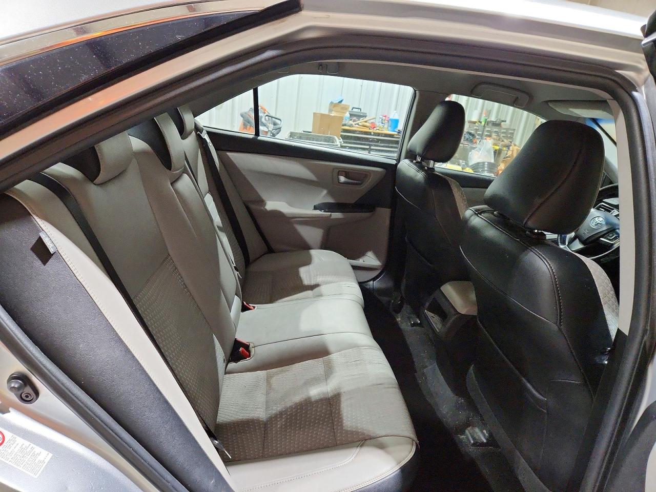 2015 TOYOTA CAMRY LE photo 10
