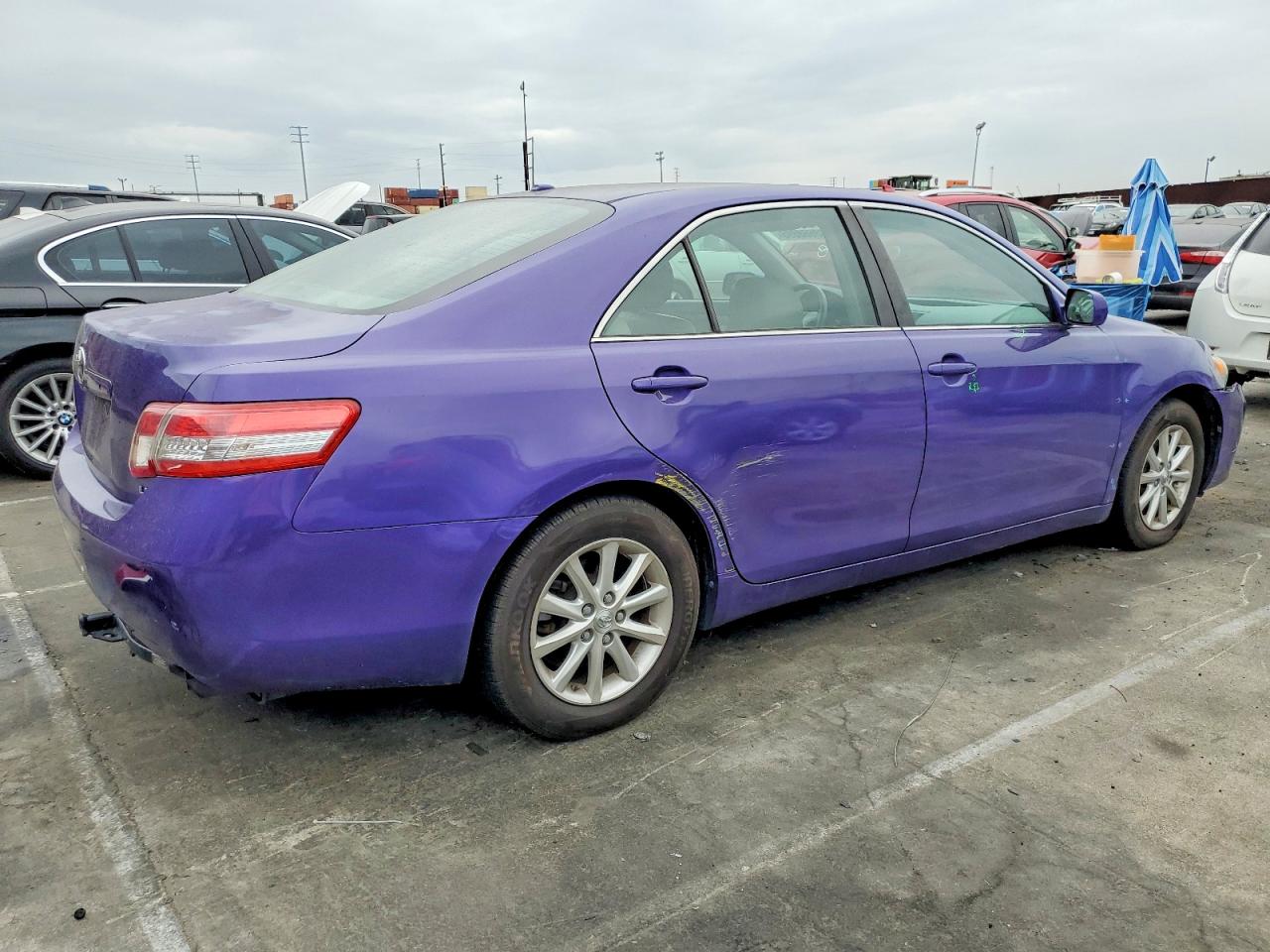 2010 TOYOTA CAMRY BASE photo 3